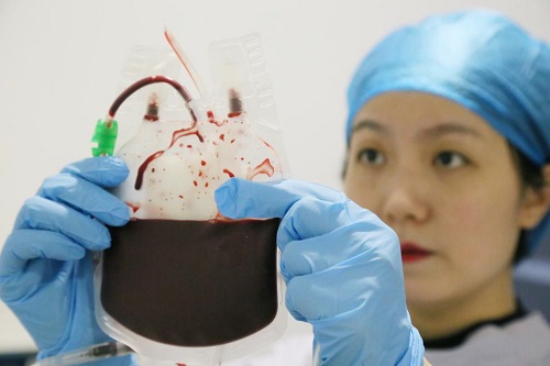 《相遇别离》大结局,他为孩子存脐带血展现父爱温情